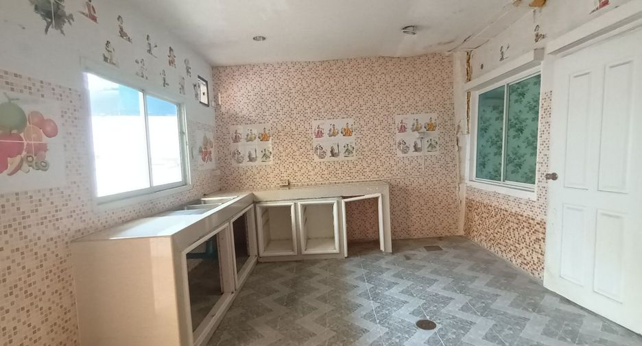 For sale studio townhouse in Bang Bon, Bangkok