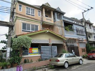 出售 公寓 联排别墅 在 Bang Khun Thian, 曼谷