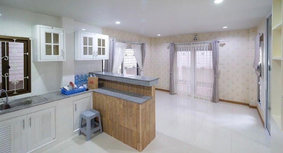 For sale 3 bed house in Mueang Chon Buri, Chonburi