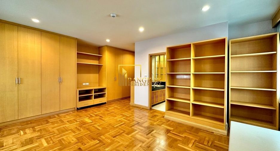 Condo en alquiler de 4 habitaciones en Watthana, Bangkok