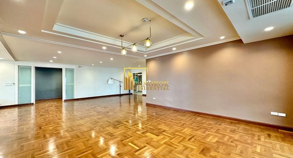 Condo en alquiler de 4 habitaciones en Watthana, Bangkok