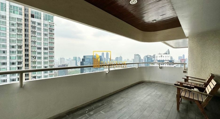Condo en alquiler de 4 habitaciones en Watthana, Bangkok