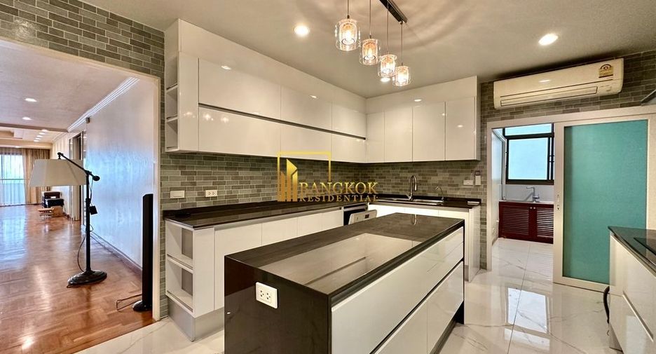 Condo en alquiler de 4 habitaciones en Watthana, Bangkok