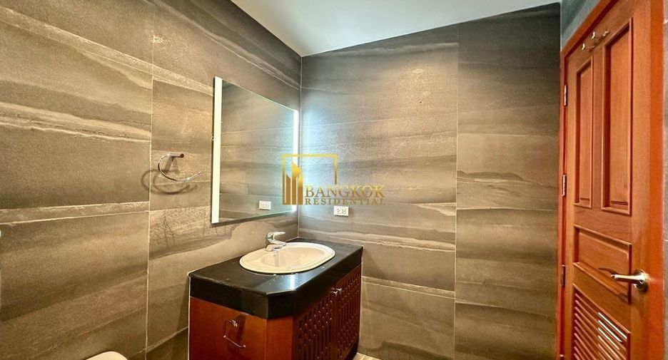 Condo en alquiler de 4 habitaciones en Watthana, Bangkok