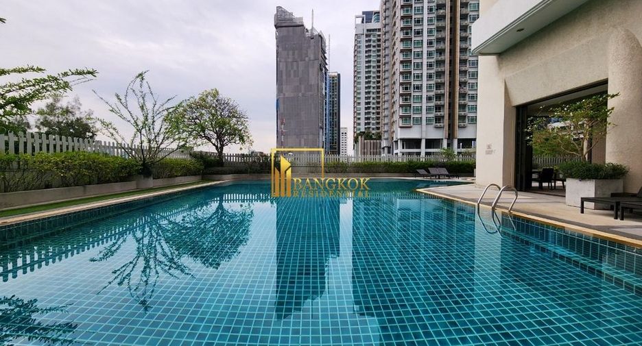 Condo en alquiler de 4 habitaciones en Watthana, Bangkok
