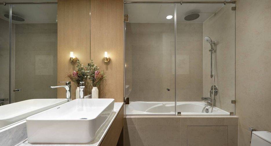 For rent 4 bedrooms condo in Watthana, Bangkok
