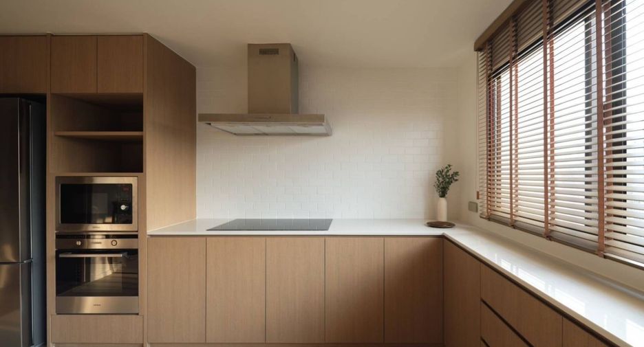 For rent 4 bedrooms condo in Watthana, Bangkok