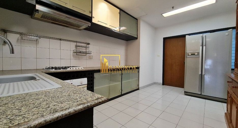 For rent 3 bedrooms condo in Watthana, Bangkok