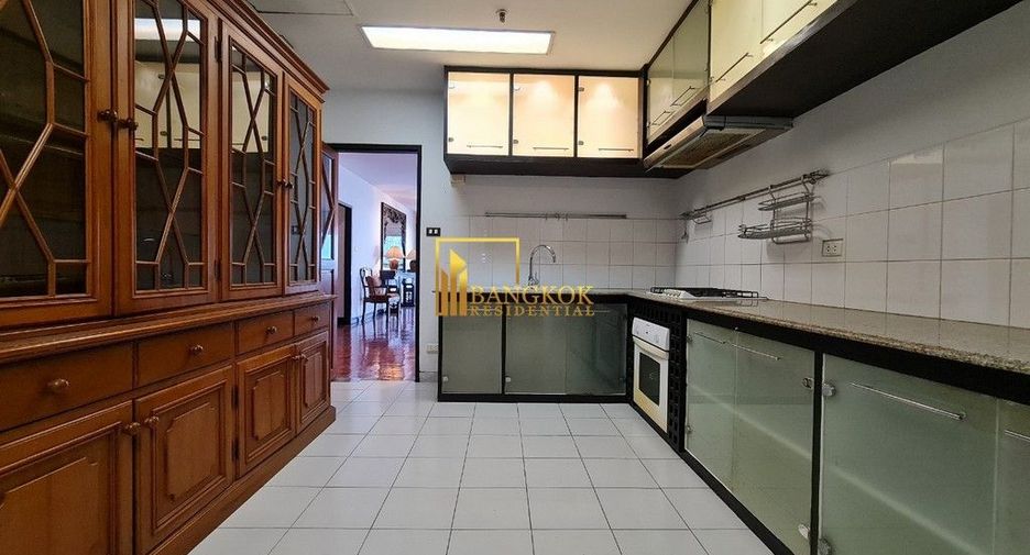 For rent 3 bedrooms condo in Watthana, Bangkok