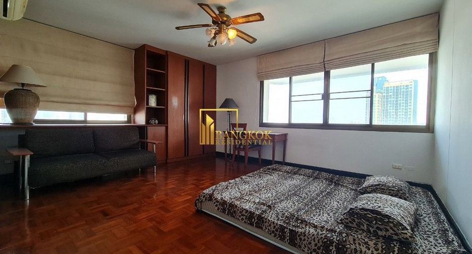 For rent 3 bedrooms condo in Watthana, Bangkok