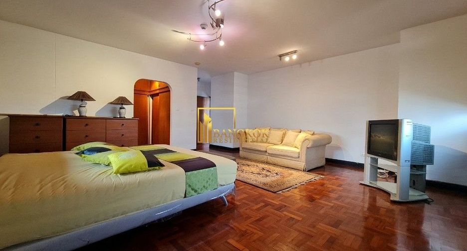 For rent 3 bedrooms condo in Watthana, Bangkok