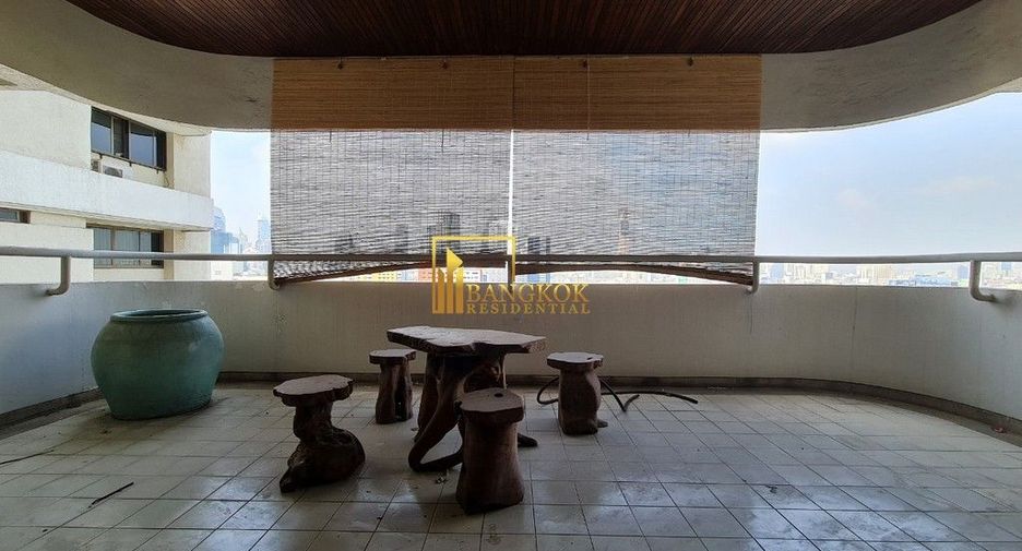 For rent 3 bedrooms condo in Watthana, Bangkok