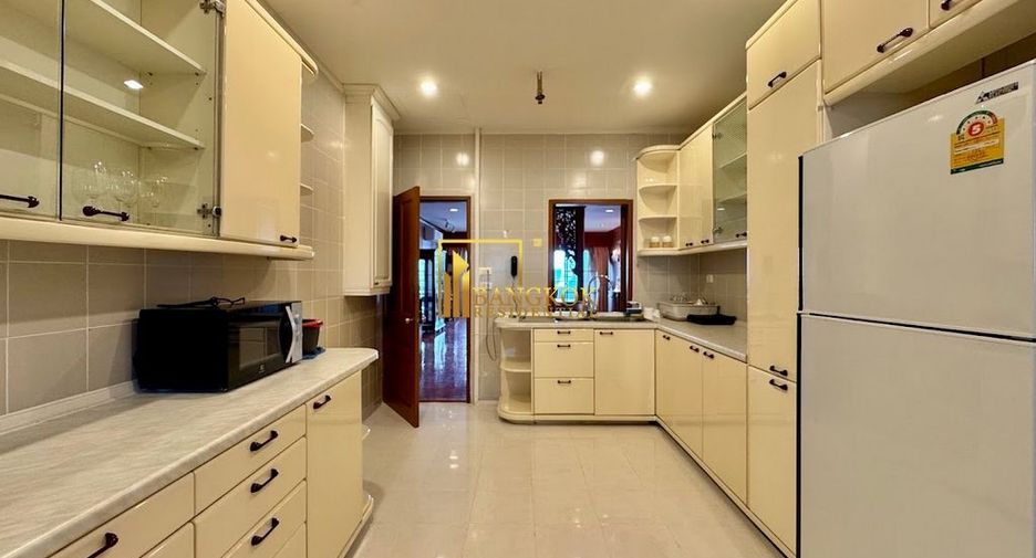 Wohnung zur Miete mit 3 Zimmer in Watthana, Bangkok