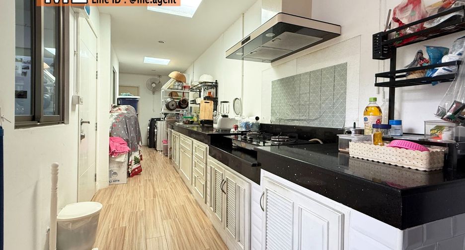 For rent 3 bedrooms house in Suan Luang, Bangkok