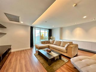 For rent 2 bedrooms condo in Pathum Wan, Bangkok