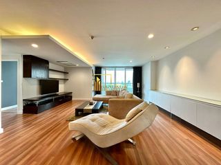 For rent 2 bedrooms condo in Pathum Wan, Bangkok