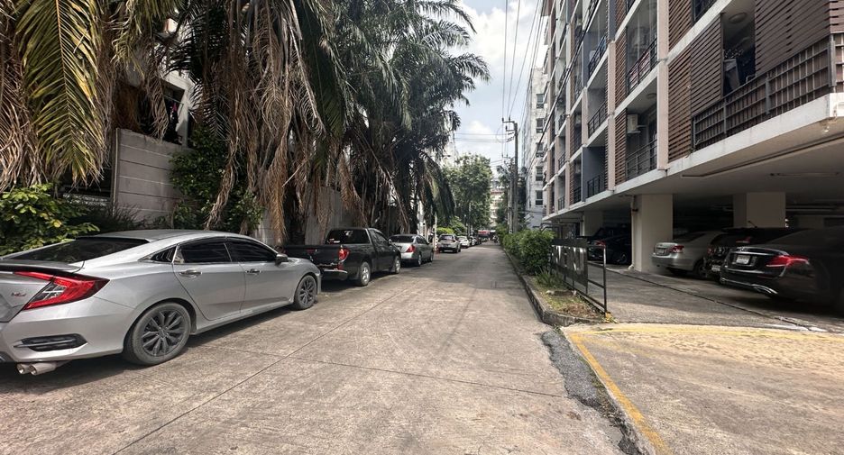 For sale studio condo in Din Daeng, Bangkok