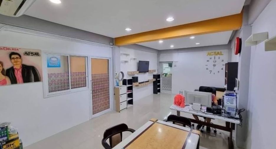 For sale 7 bedrooms retail Space in Mueang Chon Buri, Chonburi