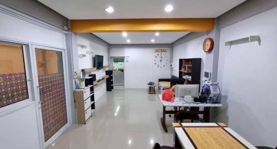 For sale 7 bedrooms retail Space in Mueang Chon Buri, Chonburi