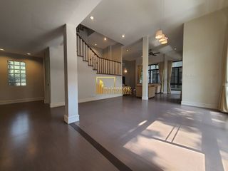 For rent 3 bedrooms house in Khlong Toei, Bangkok