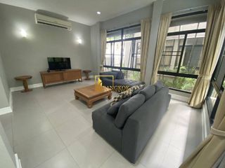 For rent 4 bedrooms house in Khlong Toei, Bangkok
