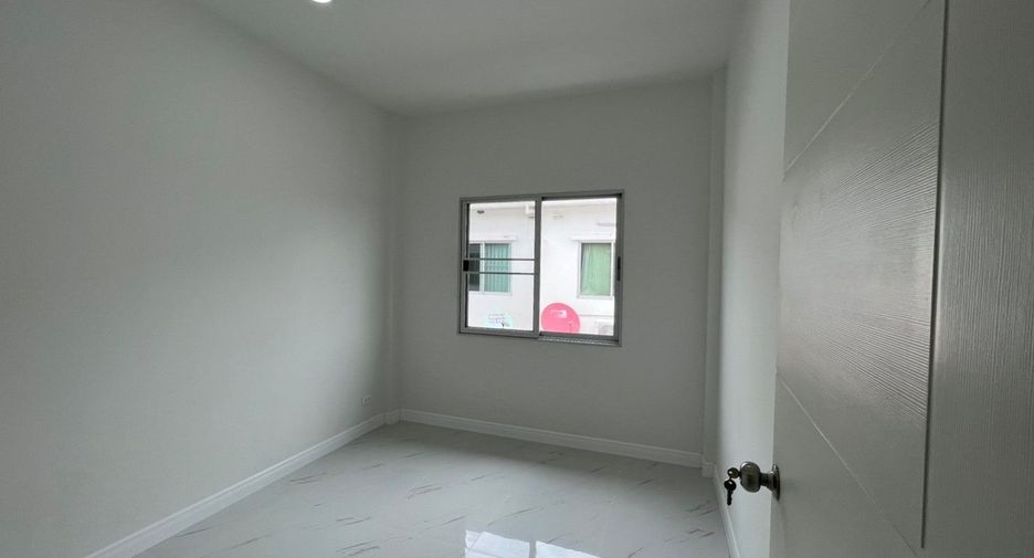 Casa adosada en venta de estudio en Nong Khaem, Bangkok