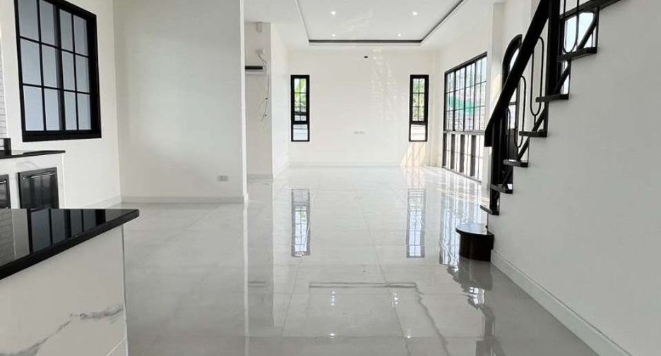 Casa en venta de 4 habitaciones en Hang Dong, Chiang Mai