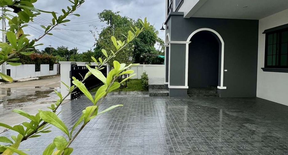 Casa en venta de 4 habitaciones en Hang Dong, Chiang Mai