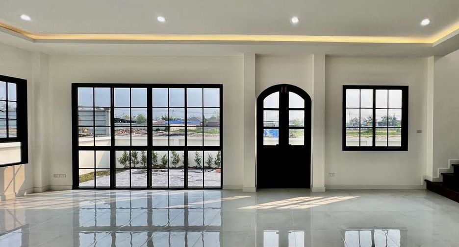 Casa en venta de 4 habitaciones en Hang Dong, Chiang Mai