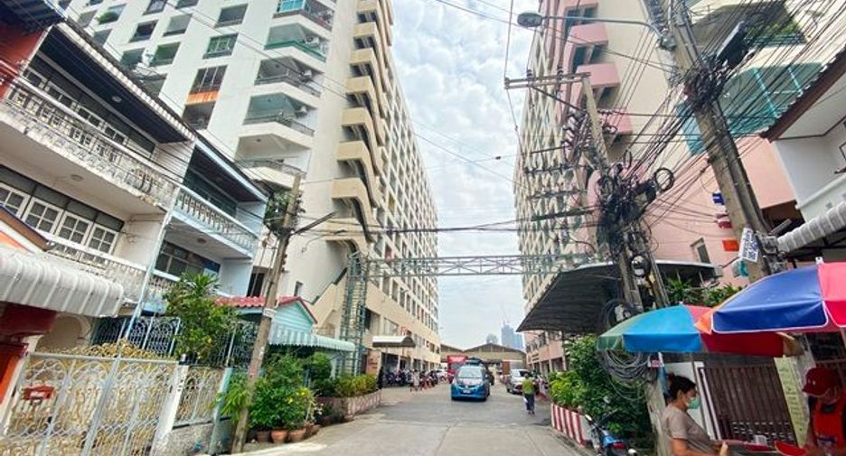 For sale studio condo in Bang Phlat, Bangkok