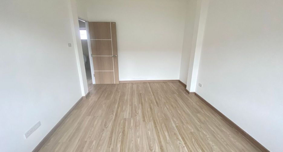 Casa adosada en venta de estudio en Sai Mai, Bangkok
