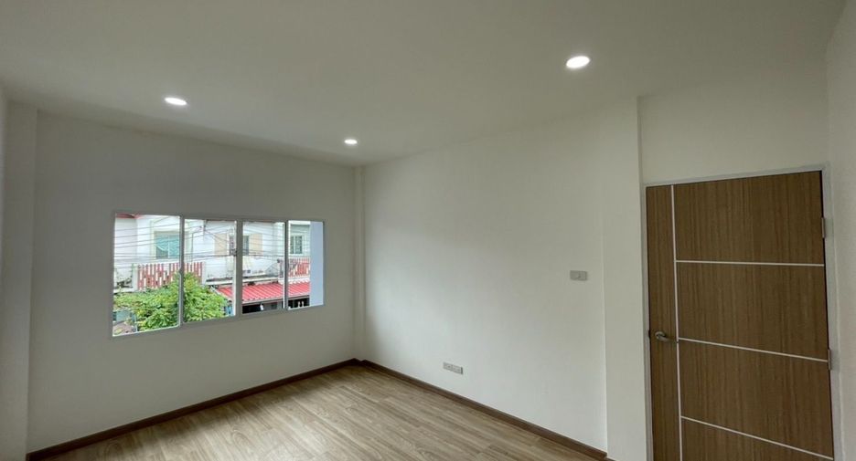 Casa adosada en venta de estudio en Sai Mai, Bangkok