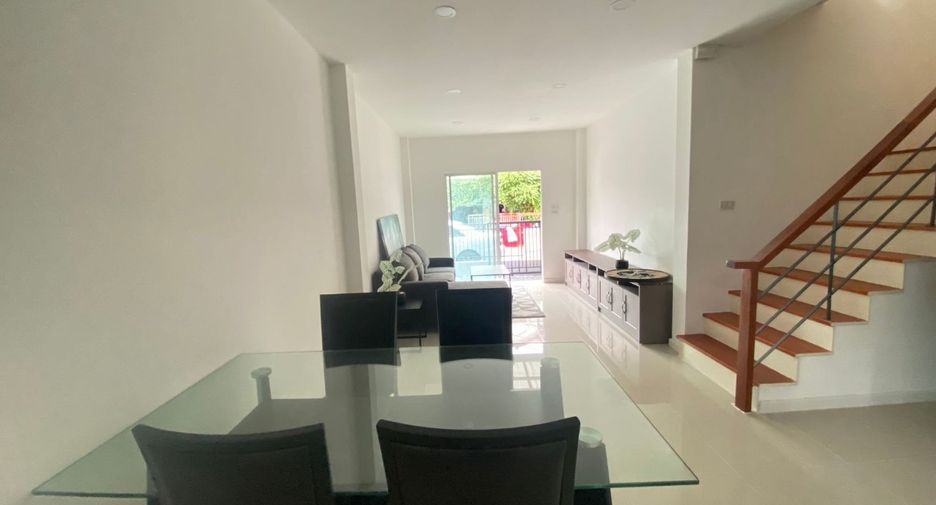 Casa adosada en venta de estudio en Sai Mai, Bangkok