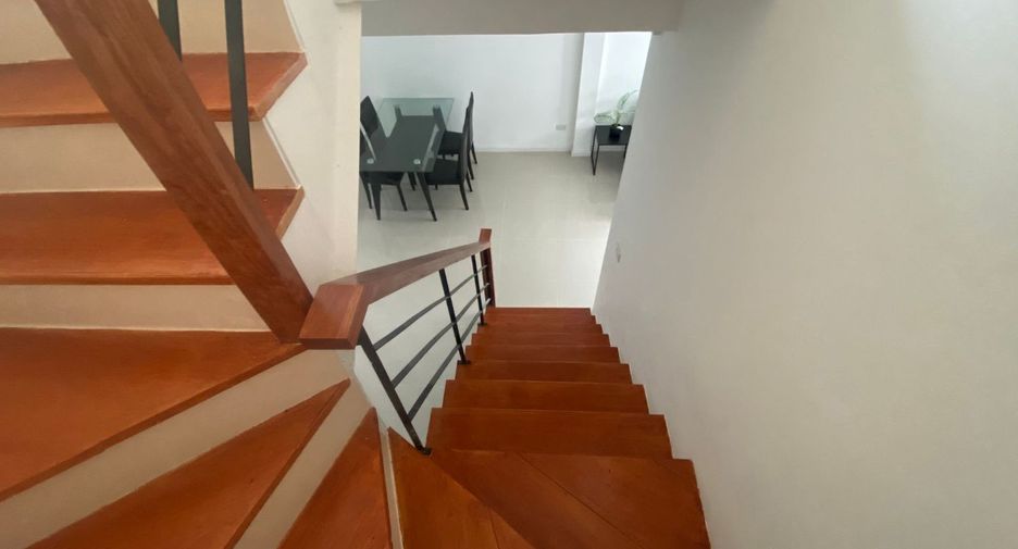 Casa adosada en venta de estudio en Sai Mai, Bangkok