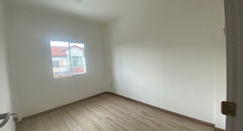 Casa adosada en venta de estudio en Sai Mai, Bangkok