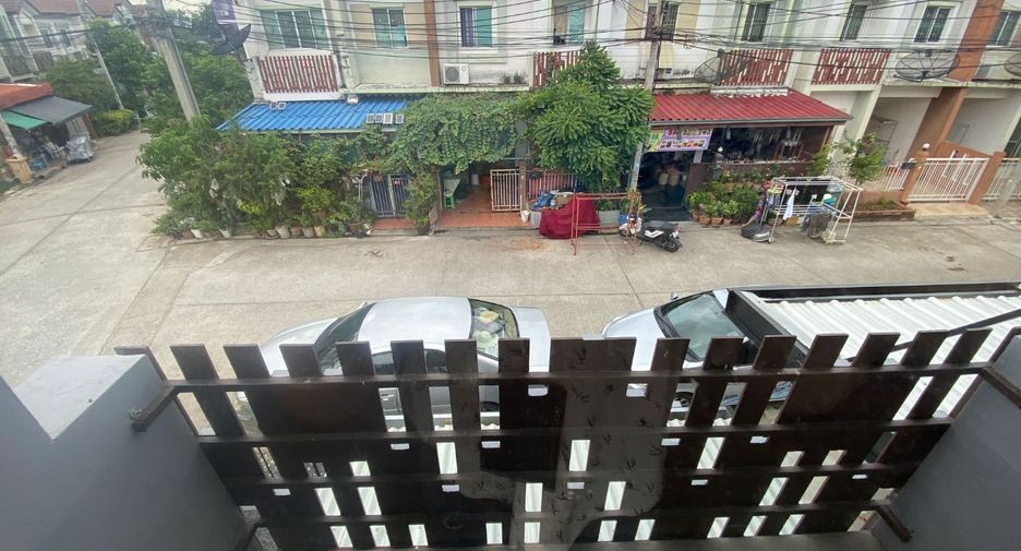 Casa adosada en venta de estudio en Sai Mai, Bangkok