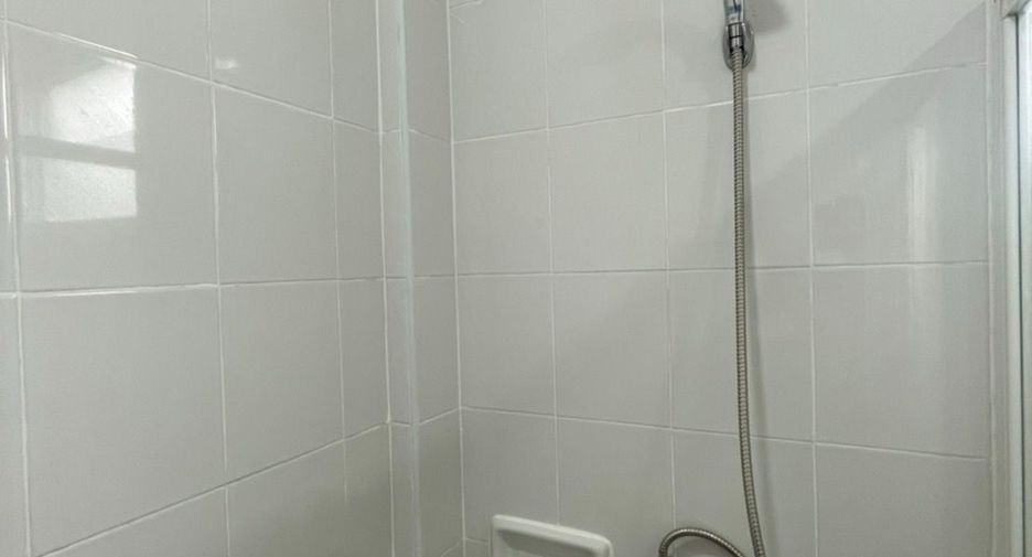 Casa adosada en venta de estudio en Sai Mai, Bangkok