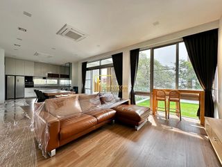 For rent 3 bed condo in Saphan Sung, Bangkok