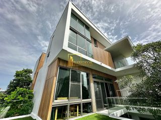 For rent 3 bed condo in Saphan Sung, Bangkok