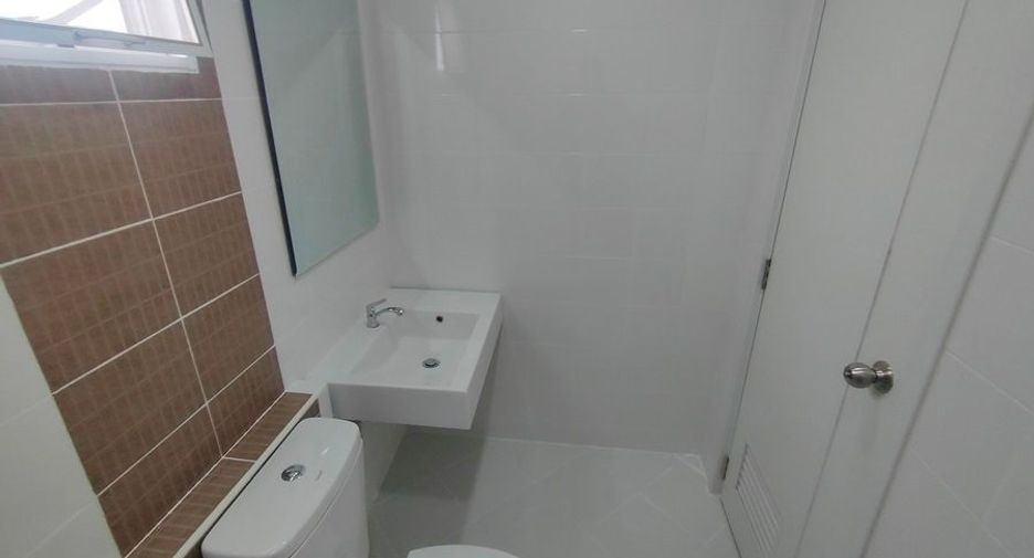 For sale studio townhouse in Khlong Sam Wa, Bangkok