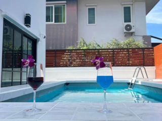 For rent and for sale 5 bed house in Huai Khwang, Bangkok