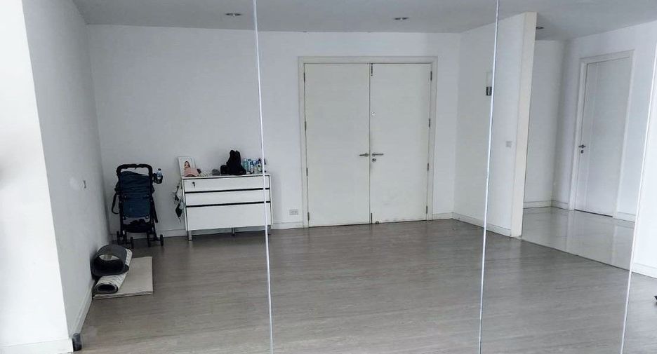 Wohnung zur Miete mit 5 Zimmer in Yan Nawa, Bangkok