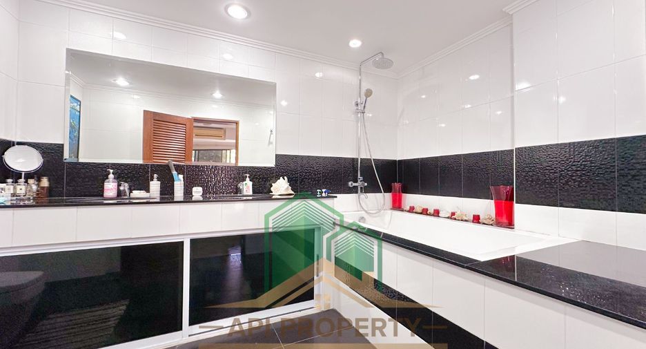 For sale 2 bedrooms condo in Bang Lamung, Chonburi