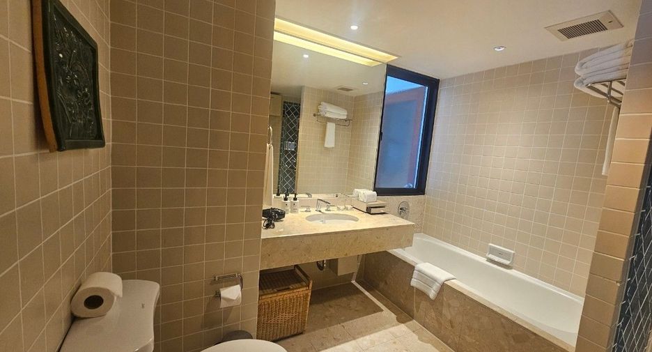 For rent 2 bedrooms condo in Yan Nawa, Bangkok