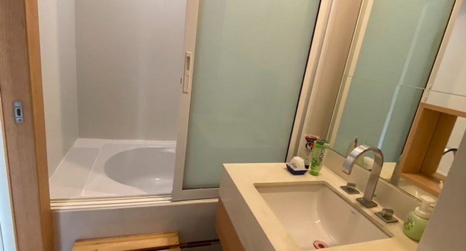 For sale 1 bed condo in Watthana, Bangkok