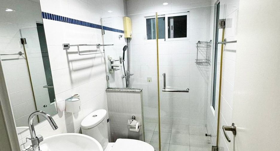 For sale 3 bedrooms house in Suan Luang, Bangkok