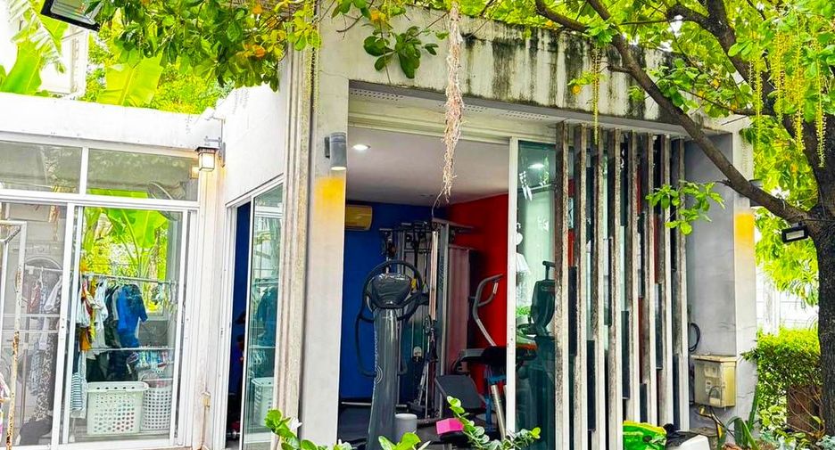 For sale 3 bedrooms house in Suan Luang, Bangkok