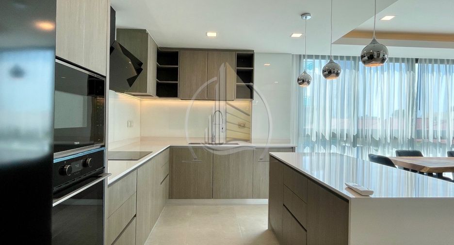 For rent 3 bedrooms condo in Jomtien, Pattaya