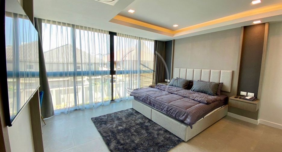 For rent 3 bedrooms condo in Jomtien, Pattaya