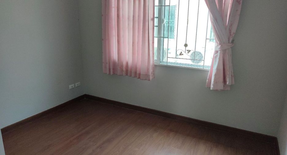 Casa adosada en venta de estudio en Rat Burana, Bangkok
